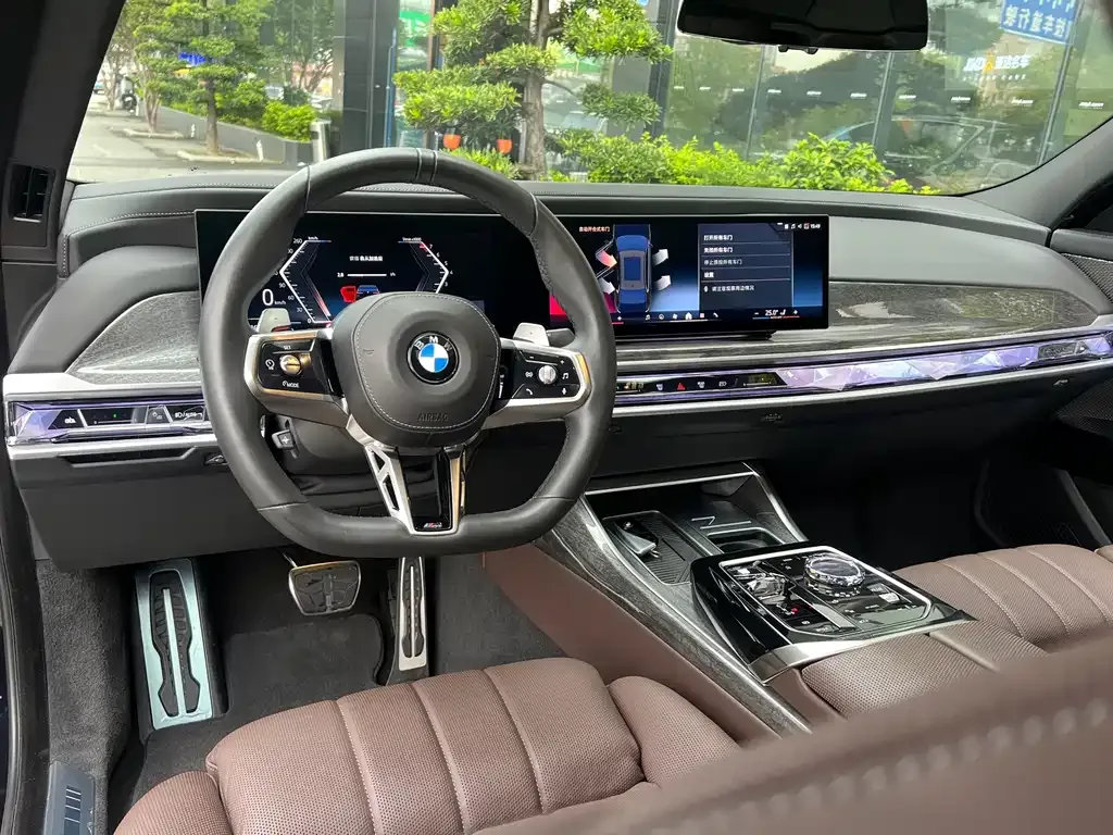 BMW 7 Series — фото 2