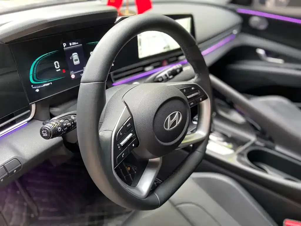 Hyundai Elantra — фото 3