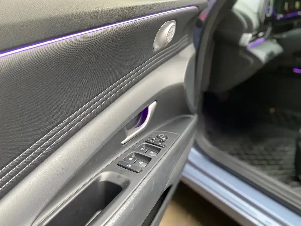 Hyundai Elantra — фото 4