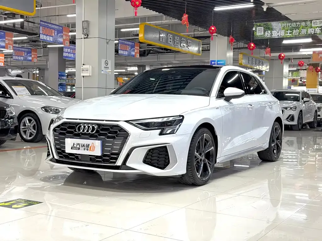Audi A3 2023 из CN, фото 1