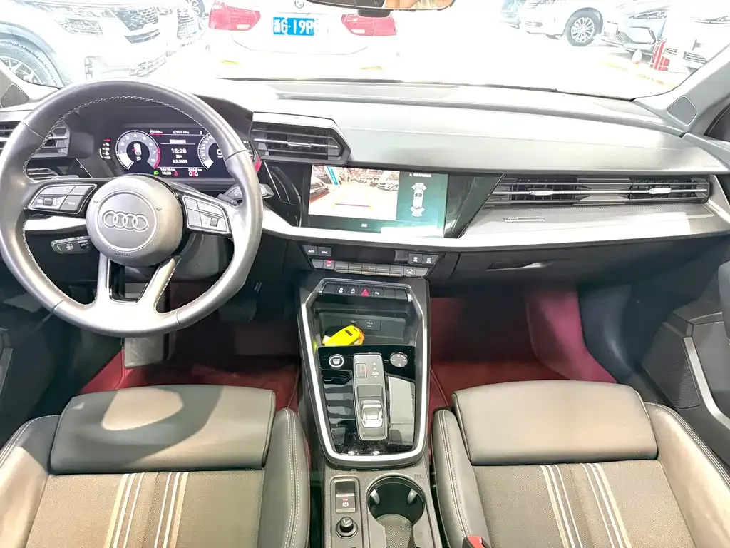 Audi A3 2023 из CN, фото 2