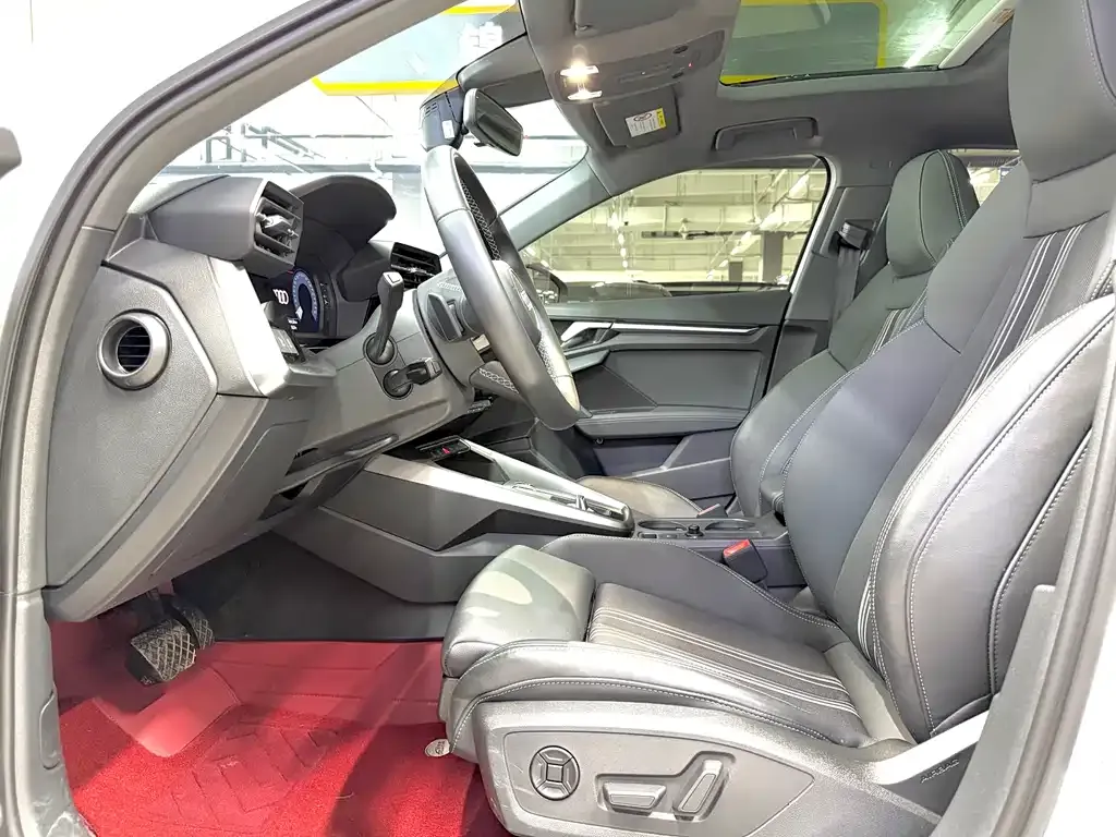 Audi A3 2023 из CN, фото 6