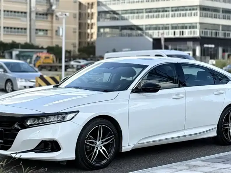 Honda Accord — фото 7