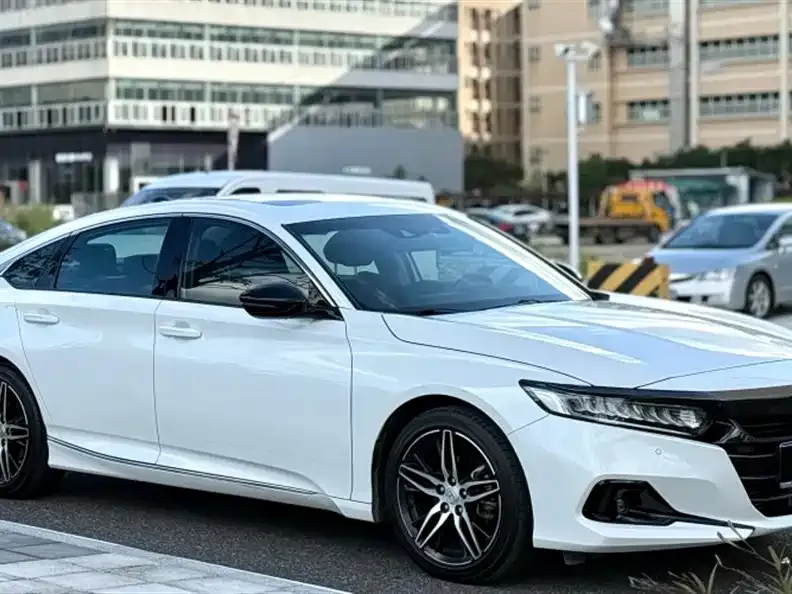 Honda Accord — фото 6