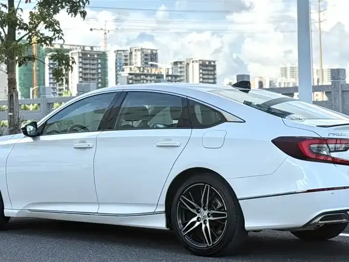 Honda Accord — фото 4