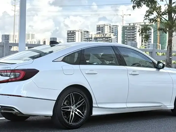 Honda Accord — фото 3