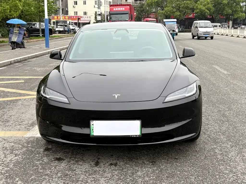 Tesla Model 3 — фото 8