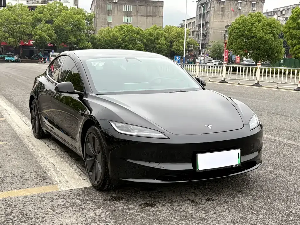 Tesla Model 3 — фото 6