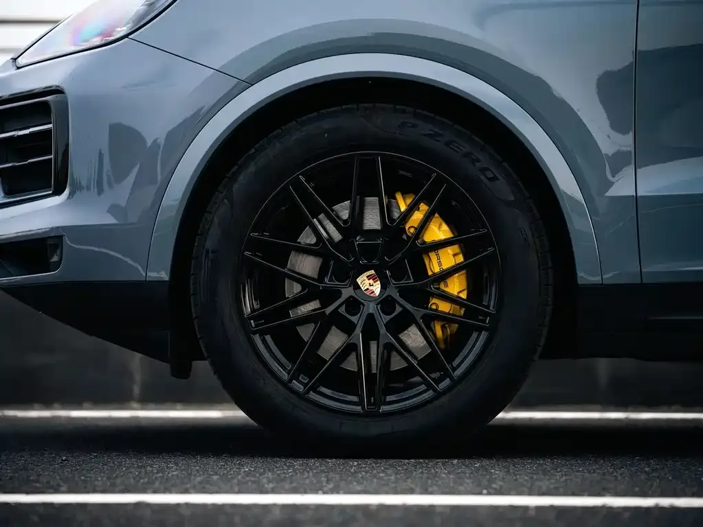 Porsche Cayenne — фото 2