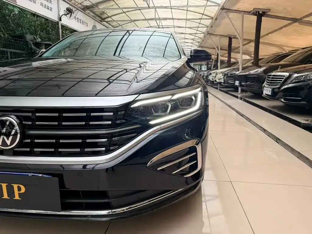 Volkswagen Passat — фото 2
