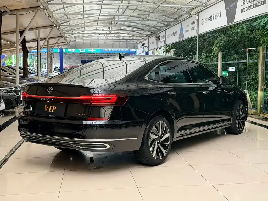 Volkswagen Passat — фото 8