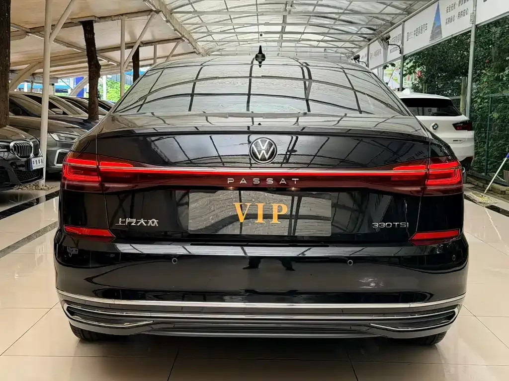 Volkswagen Passat — фото 6