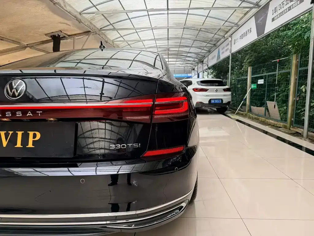 Volkswagen Passat — фото 4