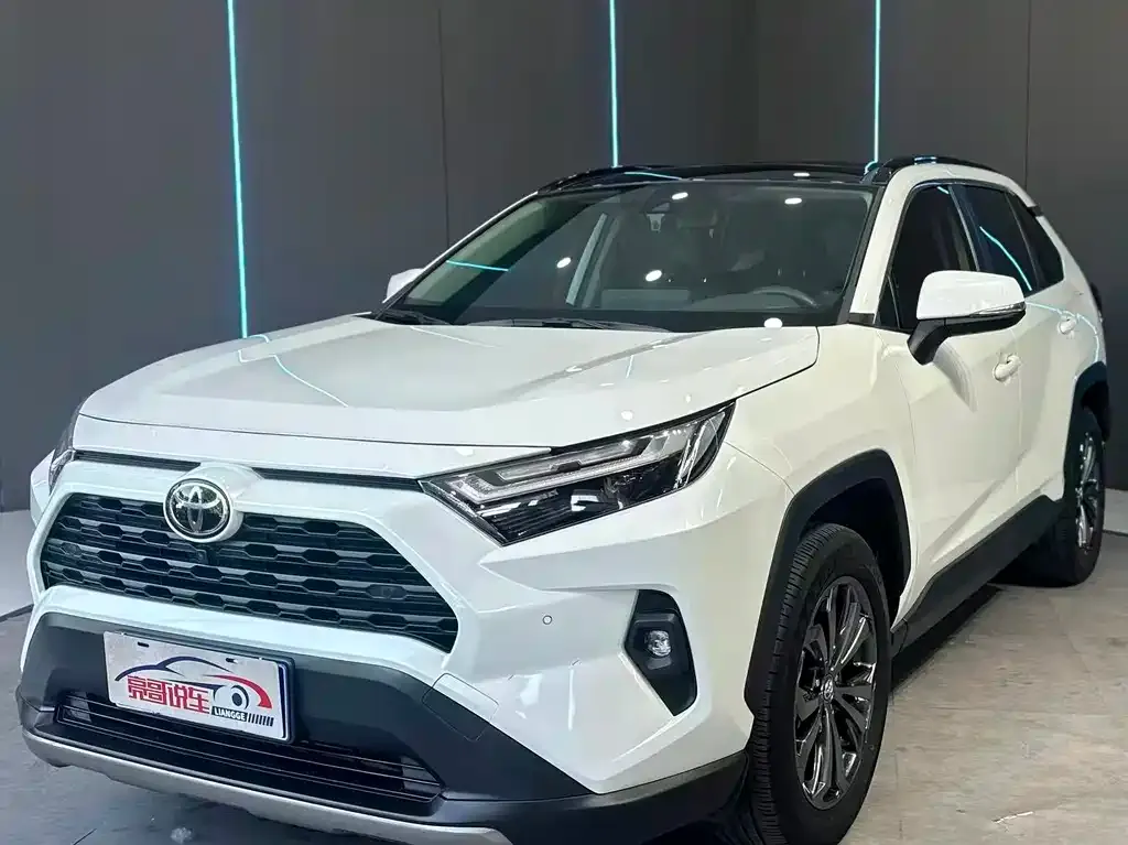 Toyota RAV4 — фото 1