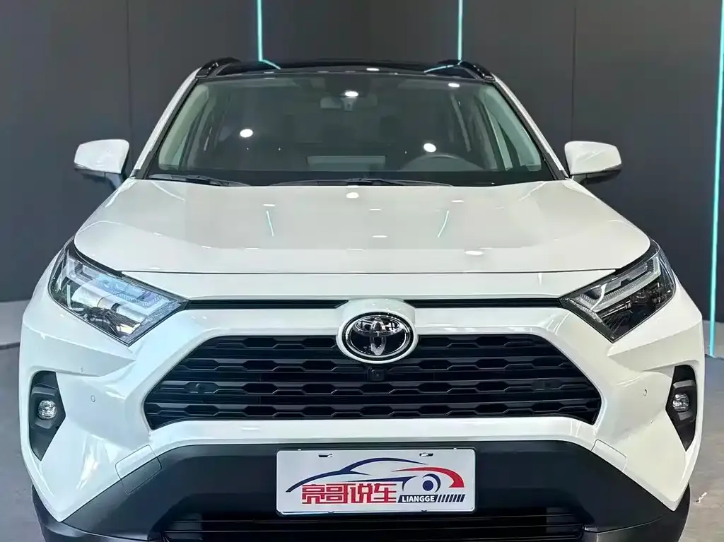 Toyota RAV4 — фото 3