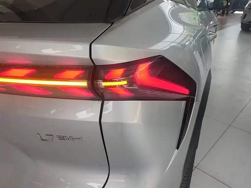 Geely Galaxy L7 2025 из CN, фото 3