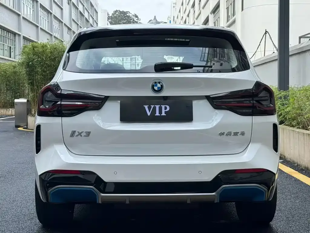 BMW iX3 — фото 2
