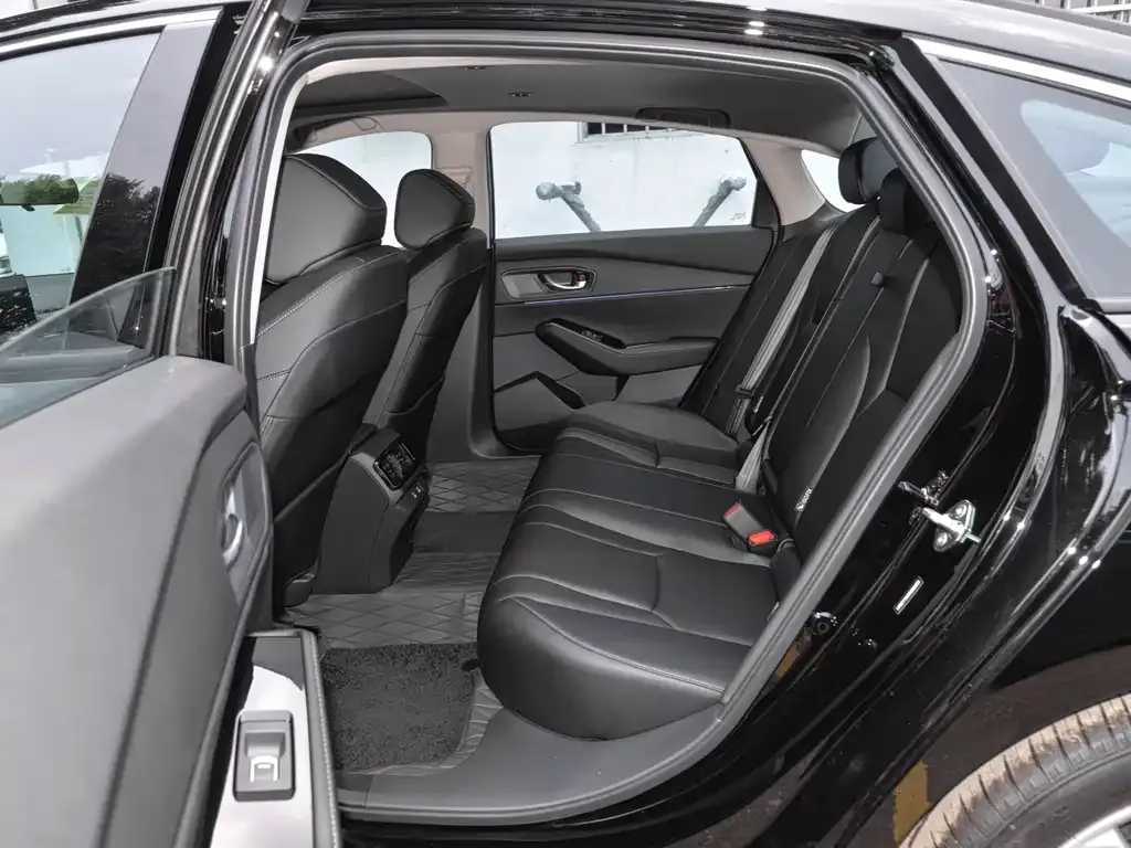 Honda Accord — фото 10