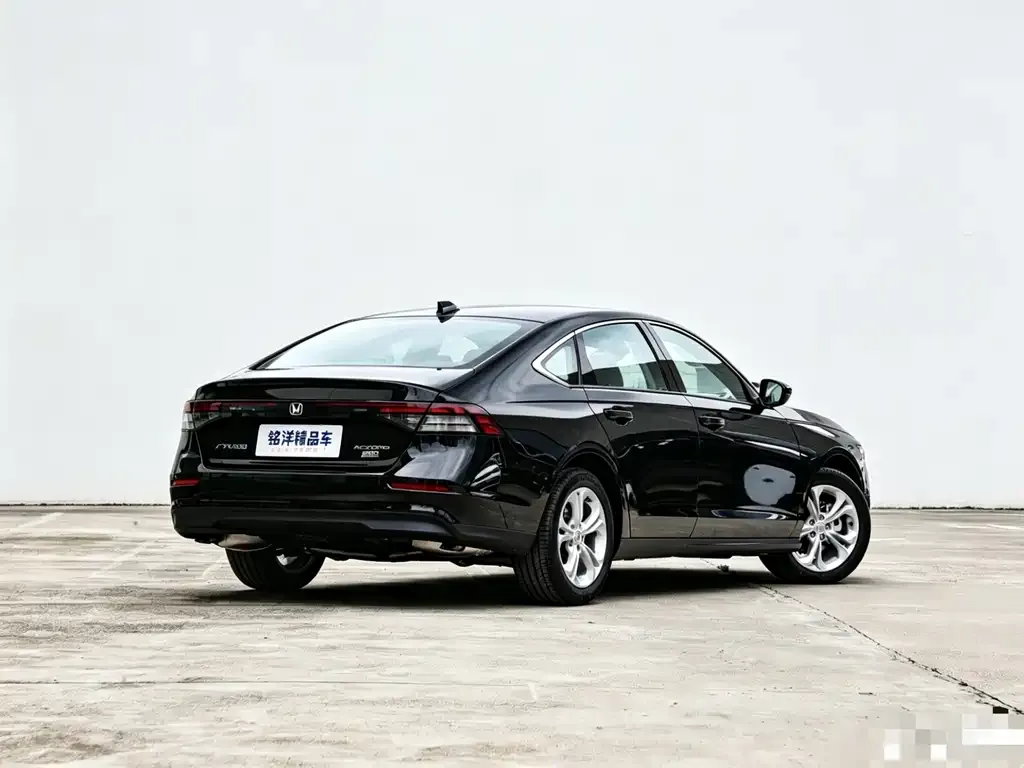 Honda Accord — фото 8
