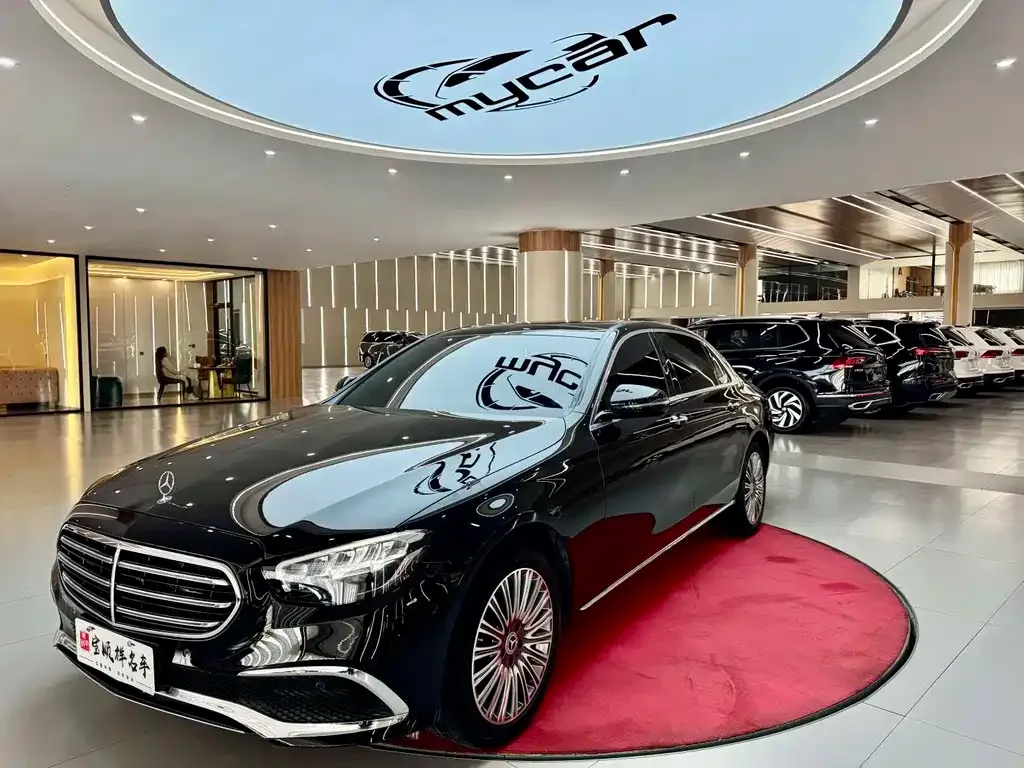 Mercedes-Benz E-Class — фото 1