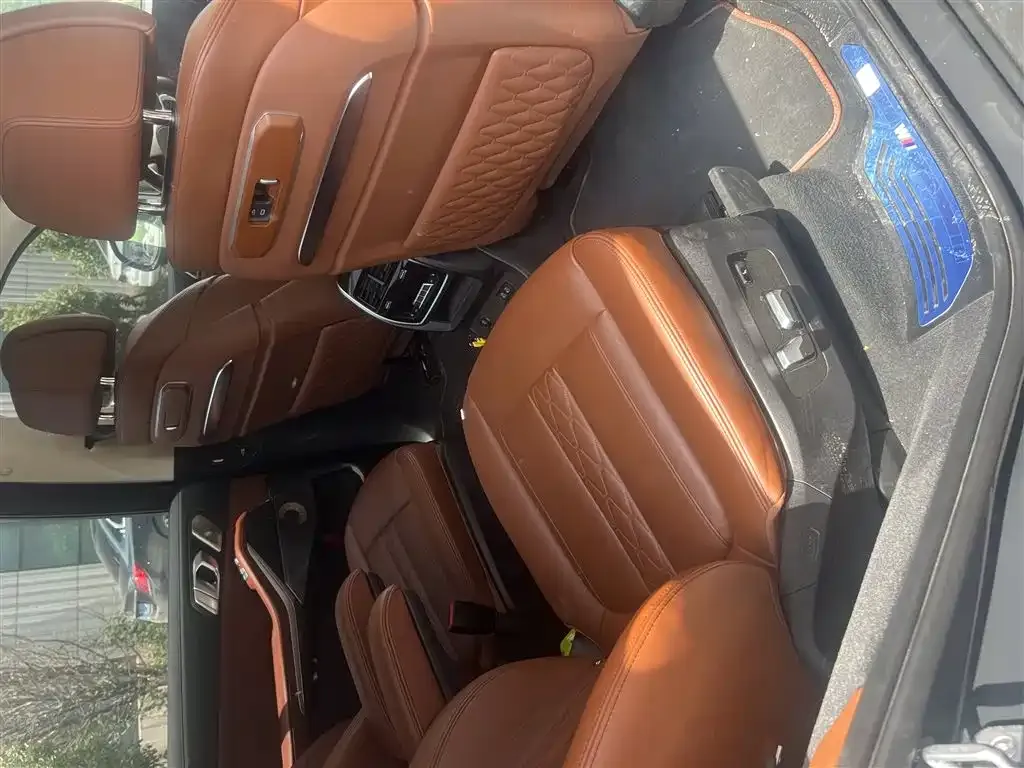 BMW X7 M60i 2023 из CN, фото 6