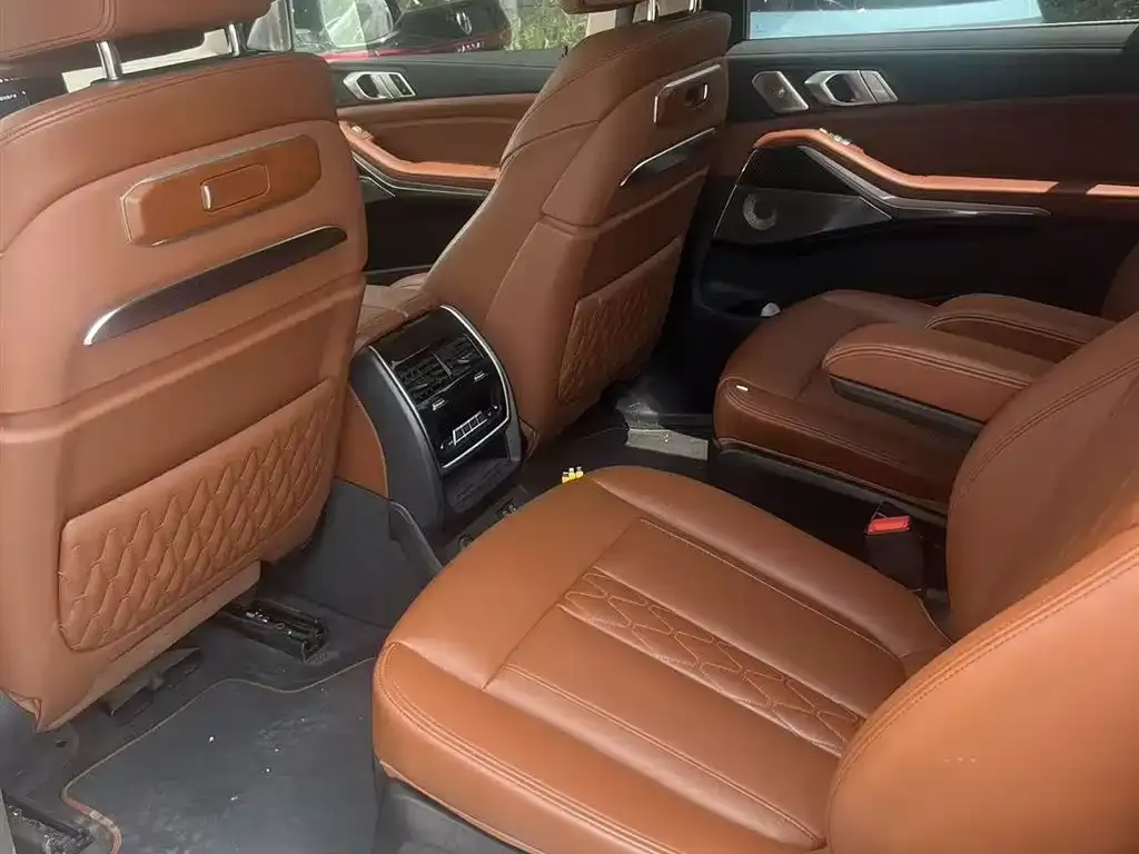 BMW X7 M60i 2023 из CN, фото 4