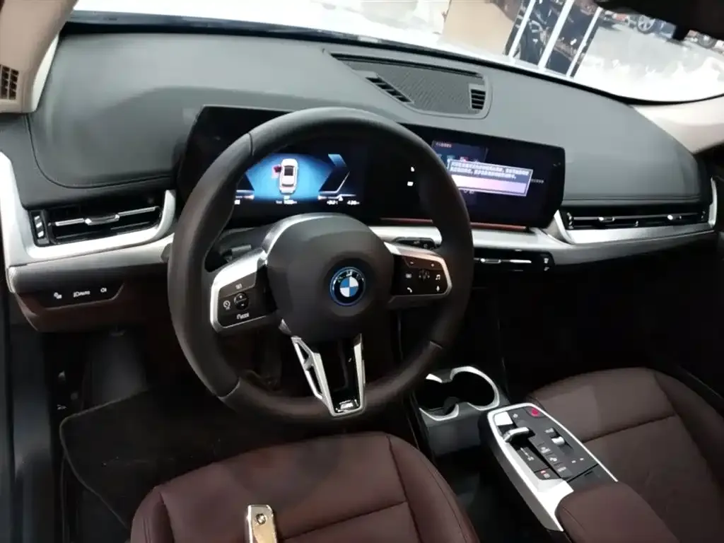 BMW iX1 2024 из CN, фото 6