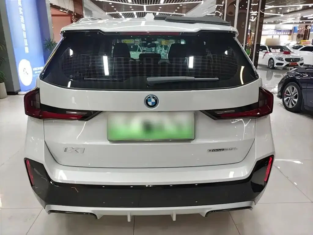 BMW iX1 2024 из CN, фото 9