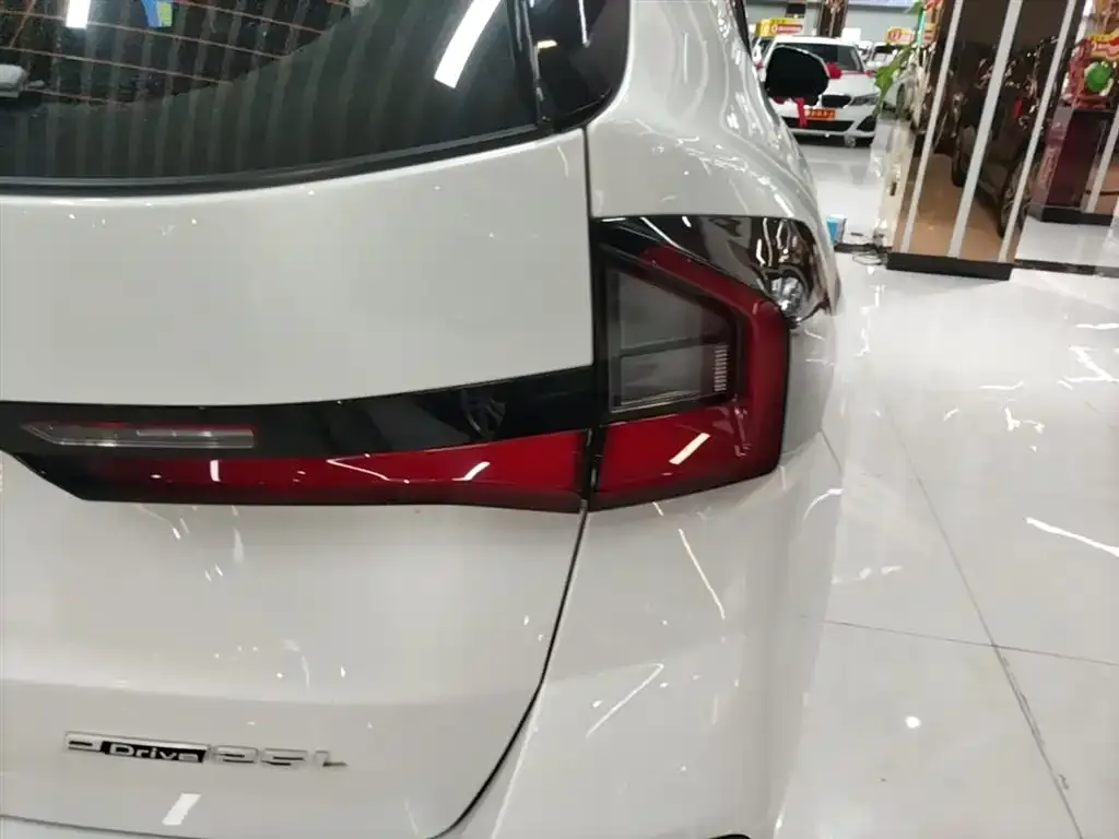 BMW iX1 2024 из CN, фото 5