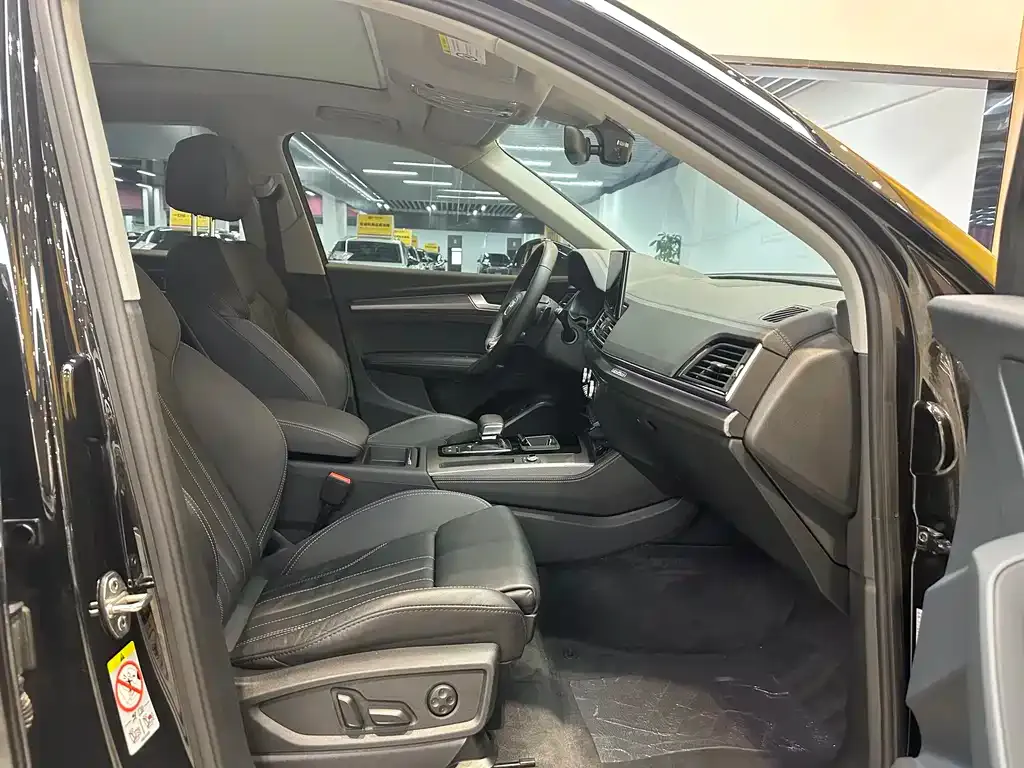 Audi Q5L 2022 из CN, фото 5