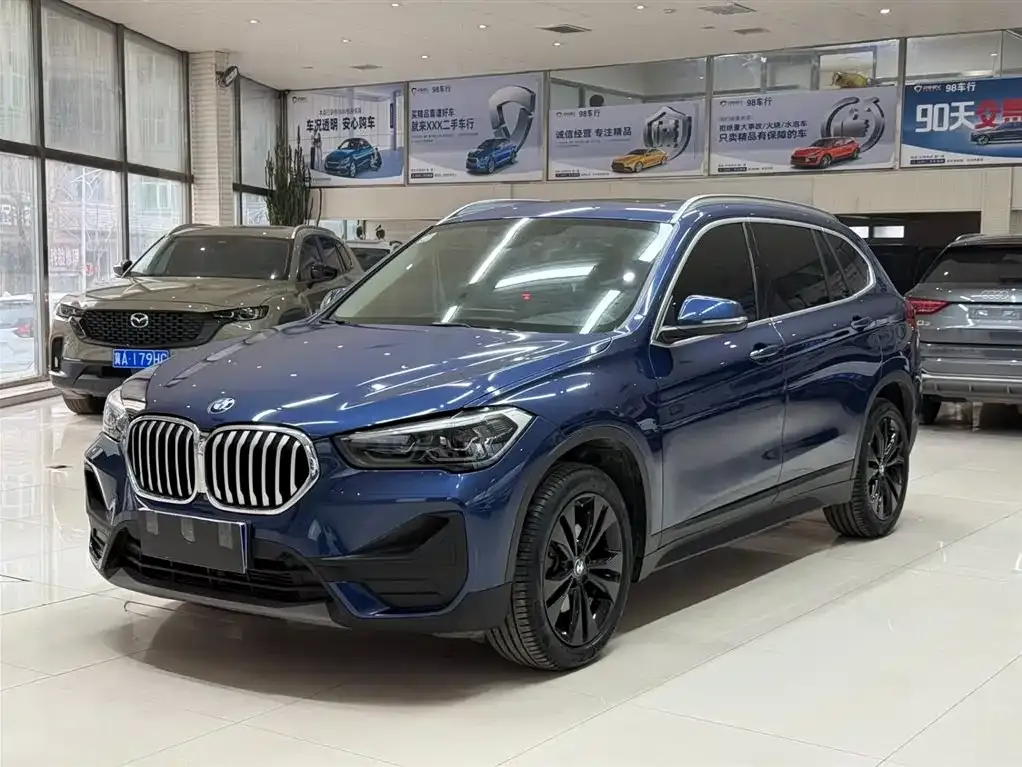 BMW X1 — фото 1