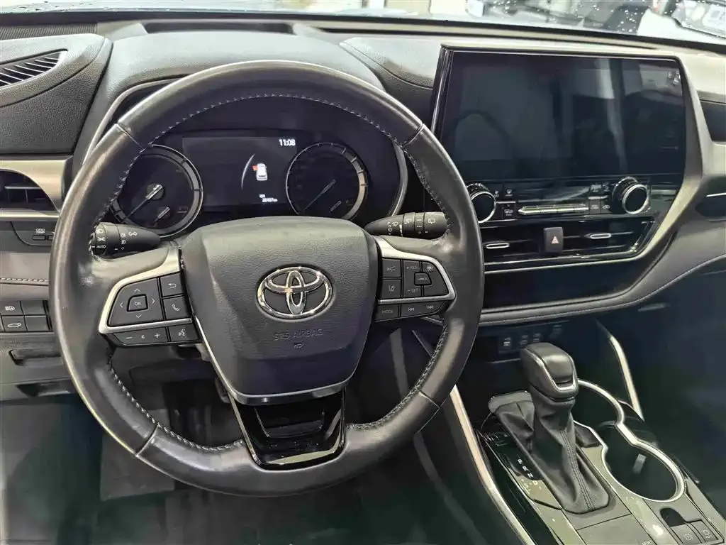 Toyota Highlander — фото 4