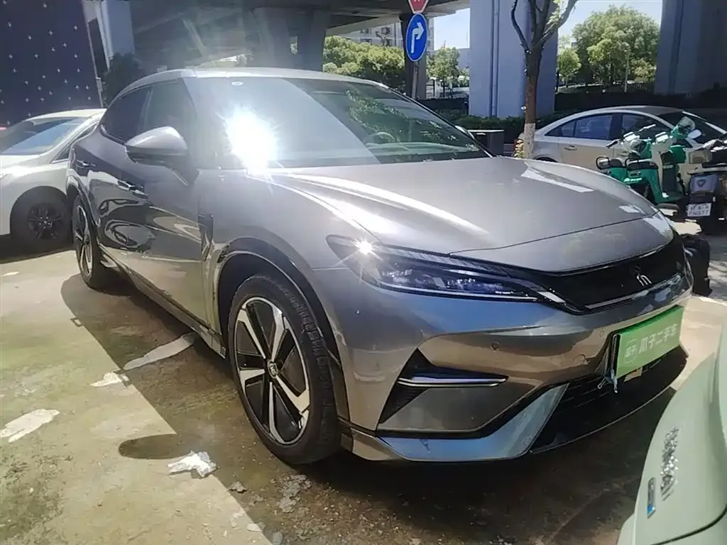 BYD L EV — фото 10