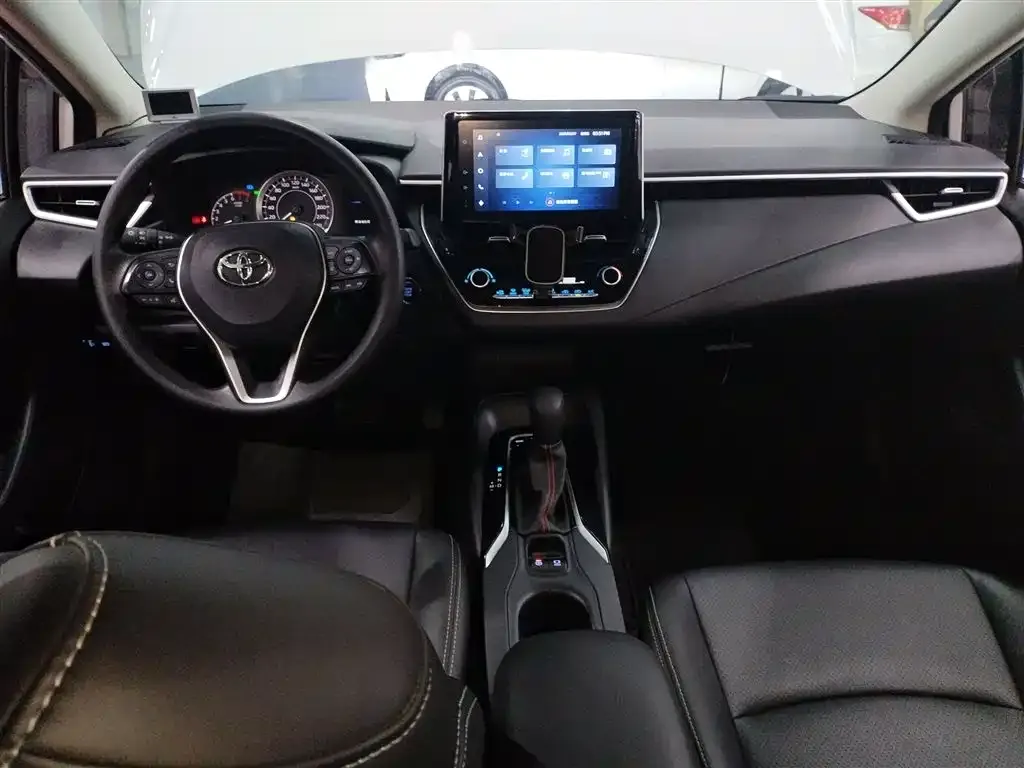 Toyota Corolla — фото 2