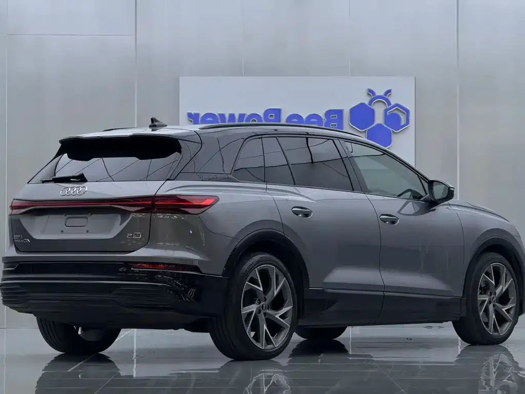Audi Q5 e-tron 2022 из CN, фото 5
