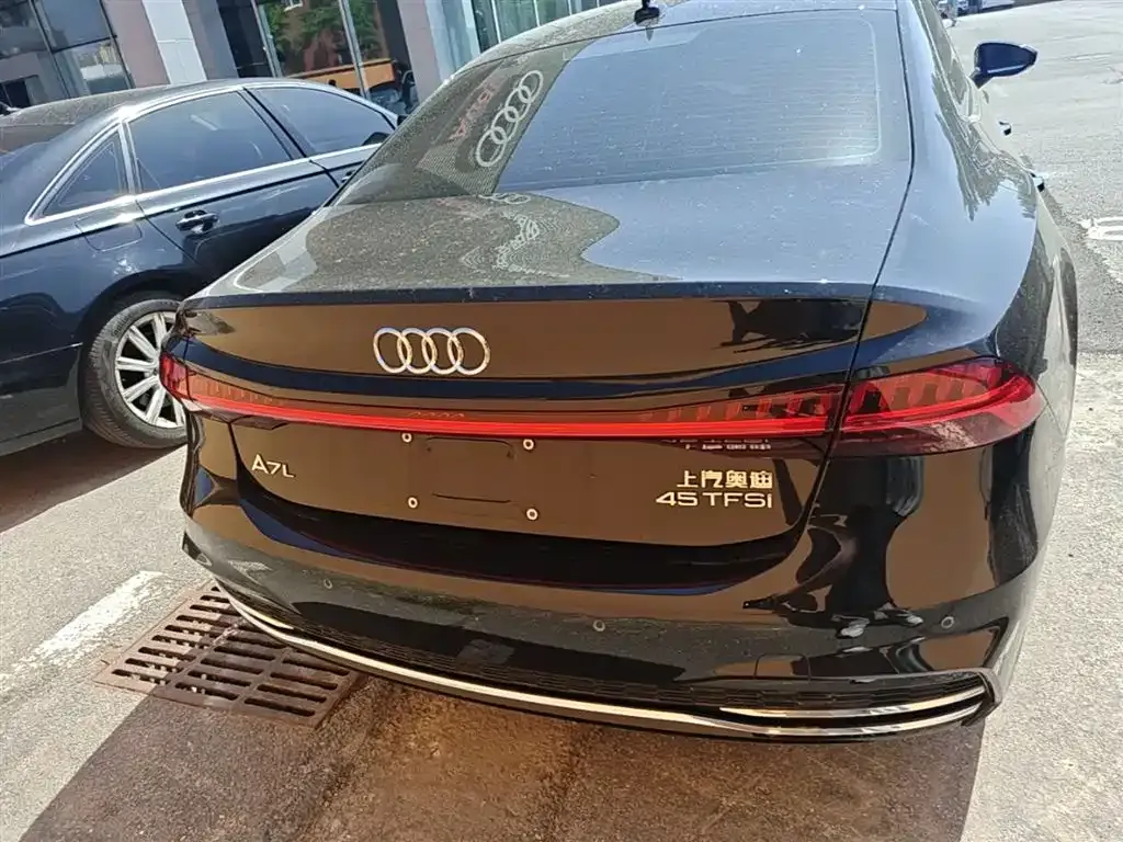 Audi A7L — фото 10