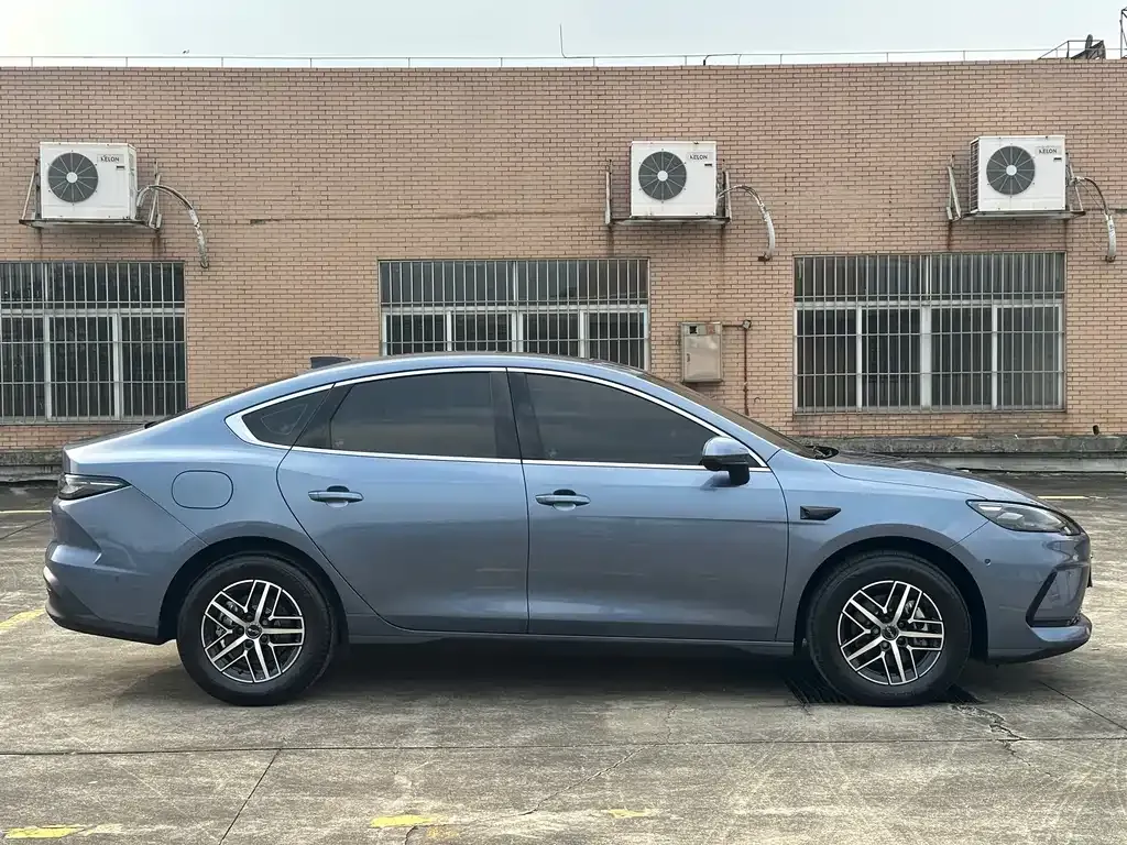 BYD Seal 05 DM-i — фото 10