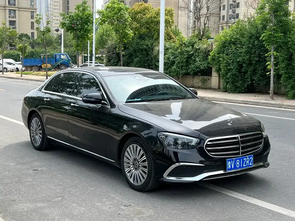Mercedes-Benz E-Class — фото 5