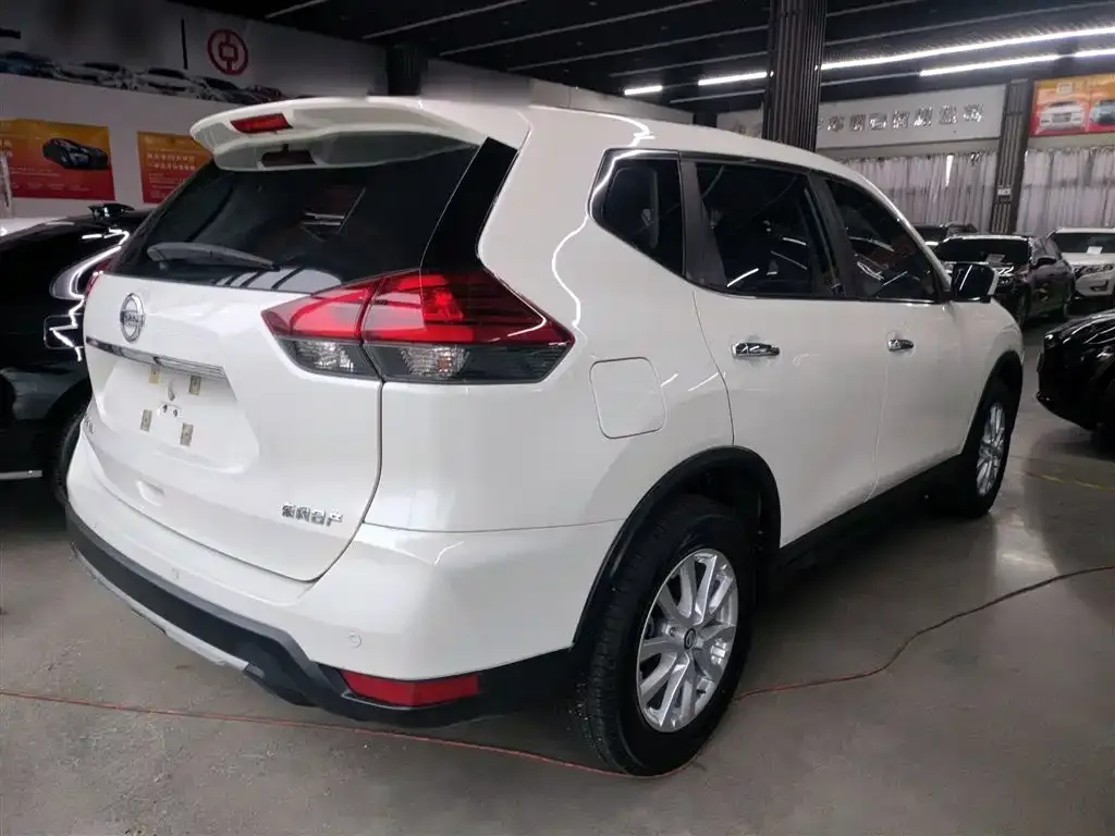 Nissan X-Trail — фото 10