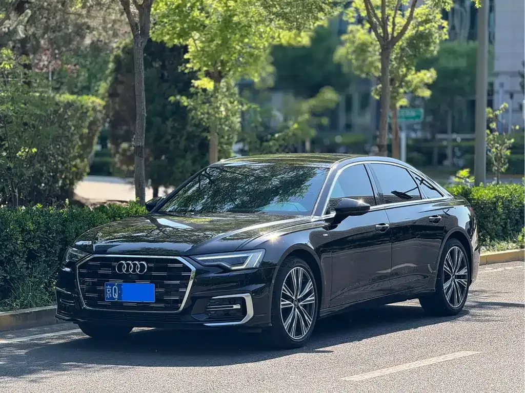 Audi A6L — фото 1