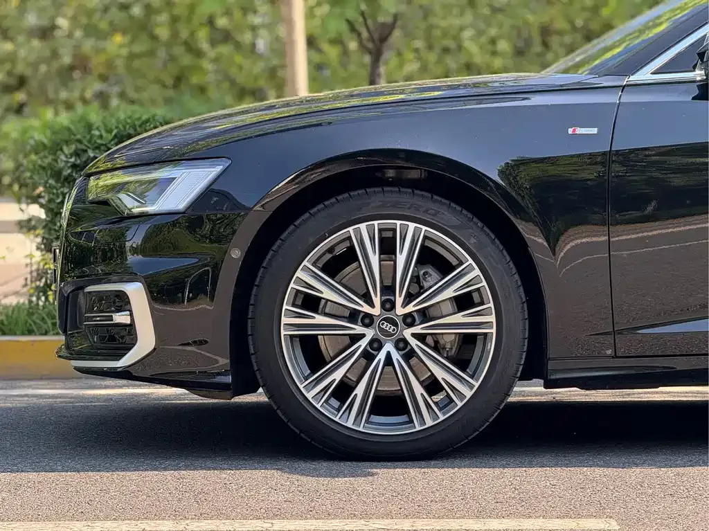 Audi A6L — фото 6