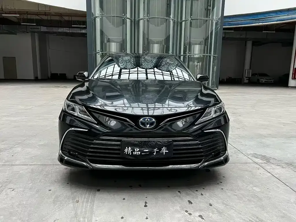 Toyota Camry — фото 5