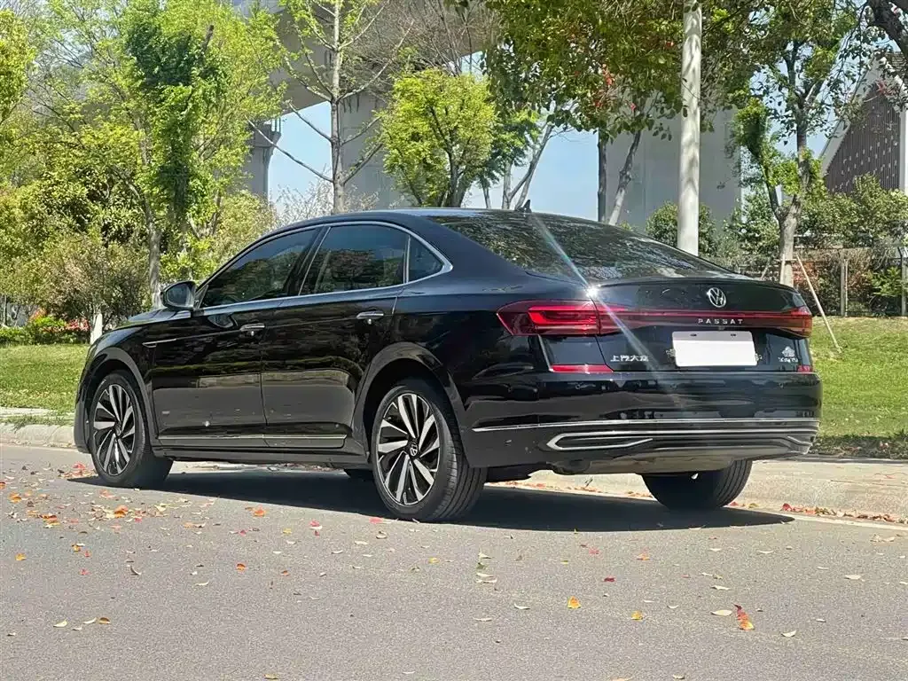 Volkswagen Passat — фото 3