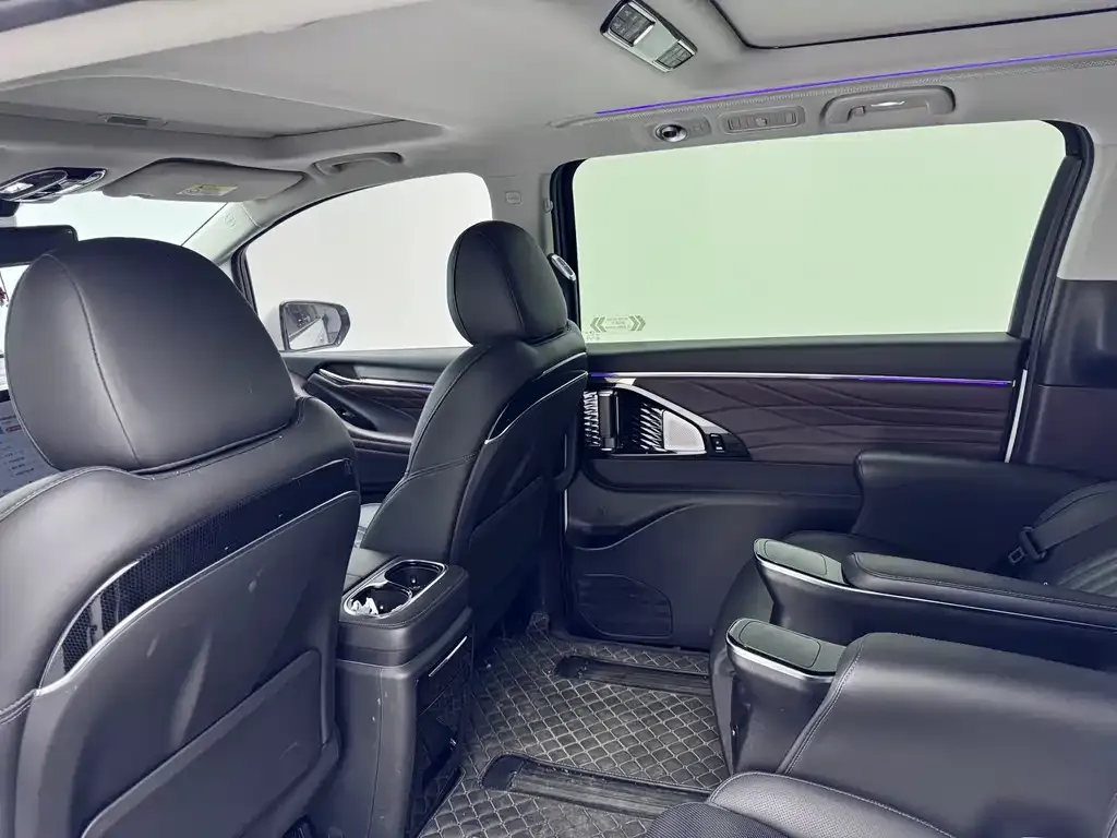 GAC Motor Trumpchi M8 — фото 10