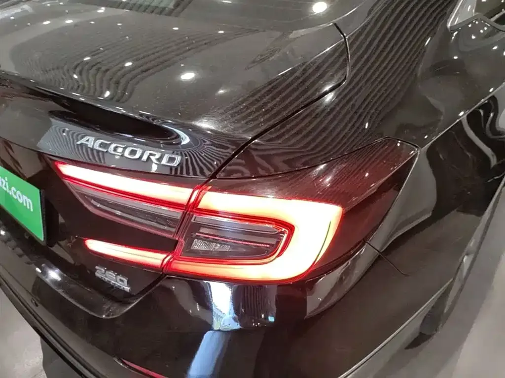 Honda Accord — фото 8