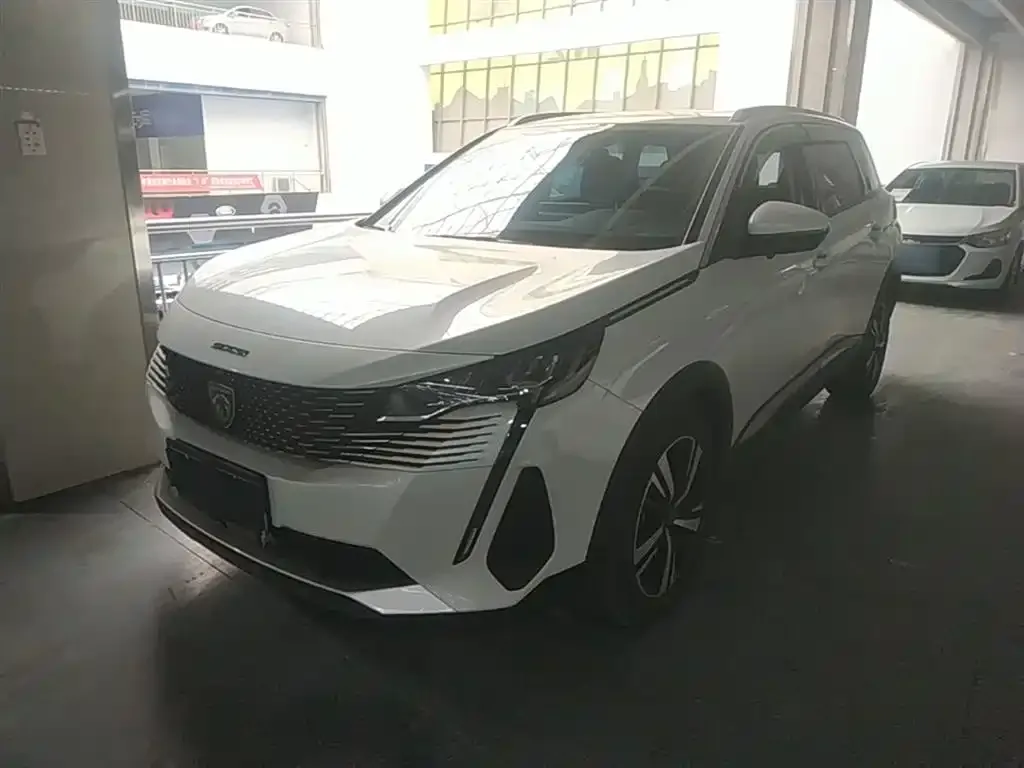 Peugeot 5008 — фото 1