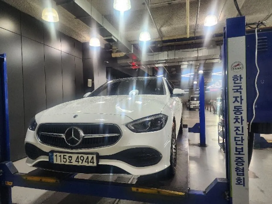 Mercedes-Benz C-Class