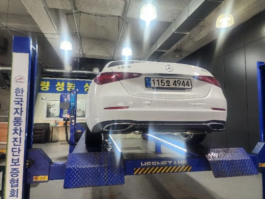 Mercedes-Benz C-Class 2022 из KR, фото 2