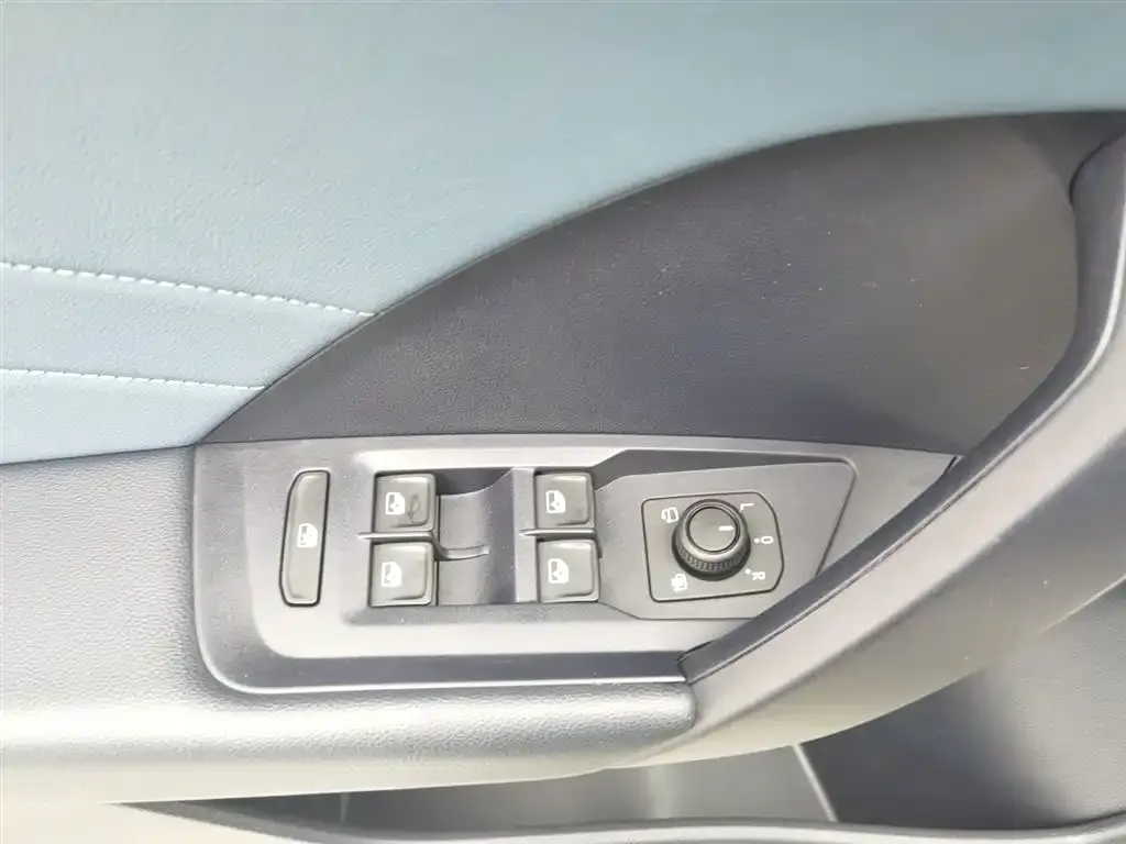 Volkswagen Tharu — фото 4