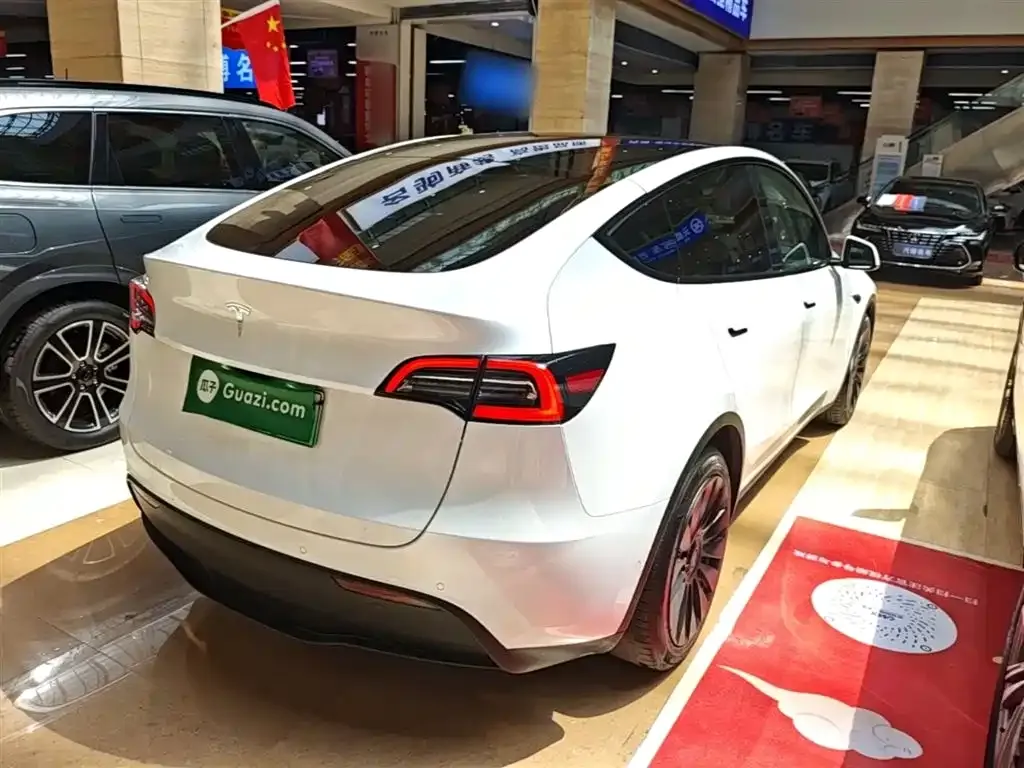 Tesla Model Y — фото 4